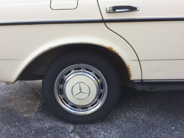 1983 mercedes-benz 200-series 240d