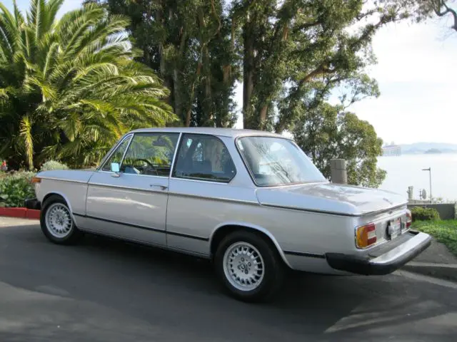 1974 bmw 2002tii silver coupe