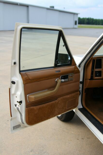 1985 jeep grand wagoneer limited xj