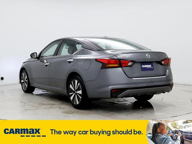 2022 nissan altima sv