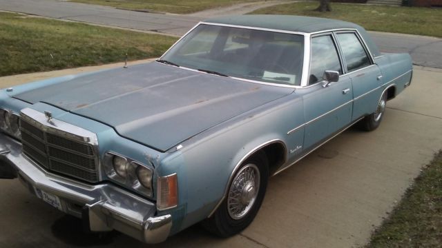 1976 chrysler newport 4-door hardtop 400 automatic custom new yorker