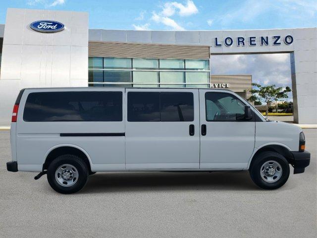 2022 chevrolet express 3500 ls