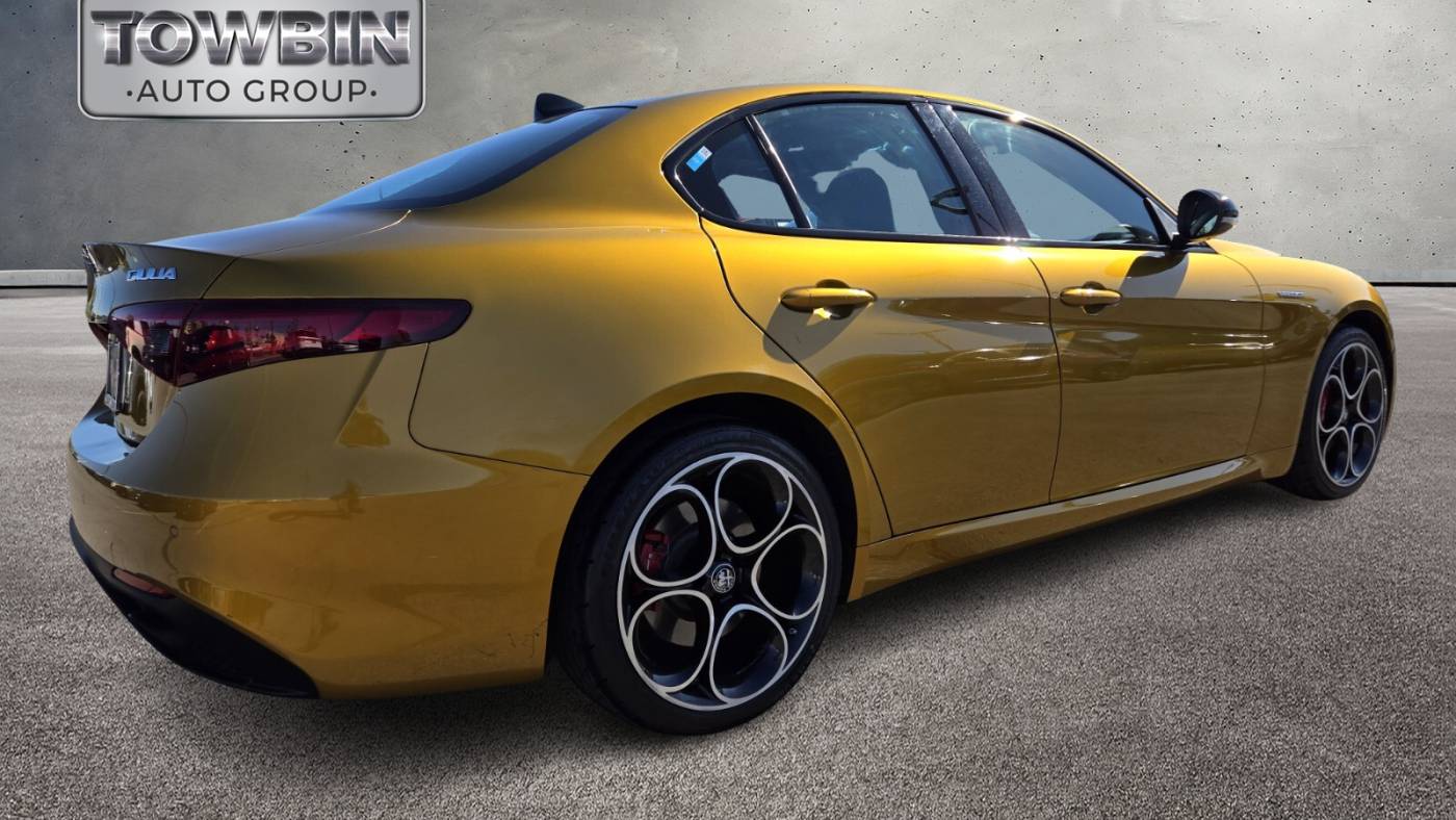 2023 alfa romeo giulia veloce