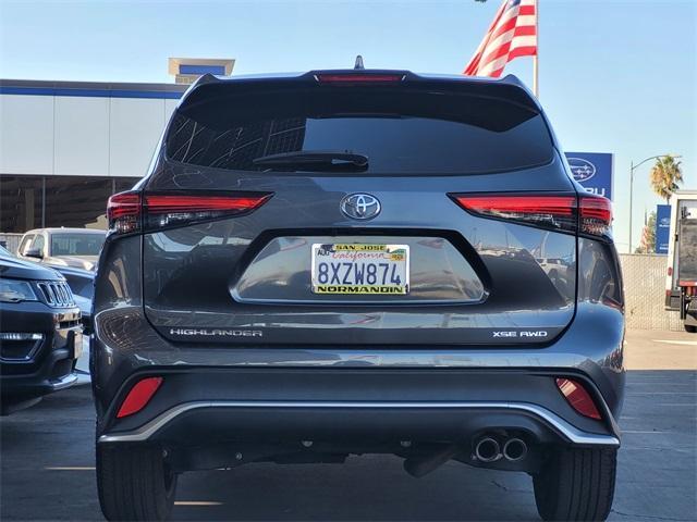 2021 toyota highlander xse