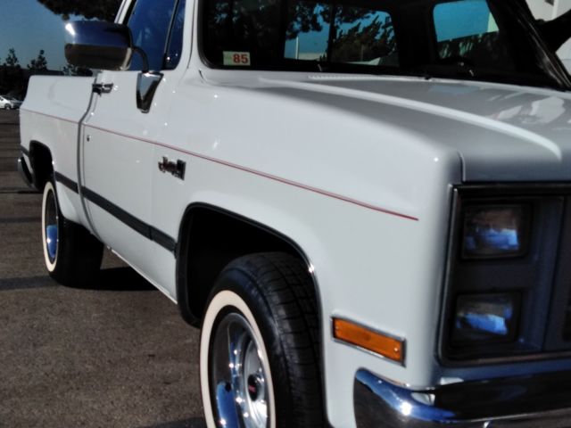 "no reserve" gmc sierra classic pick-up," arizona rust free" cst cheyenne 1972
