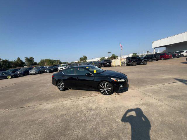 2022 nissan altima sr fwd