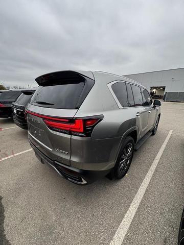 2022 lexus lx 600 base