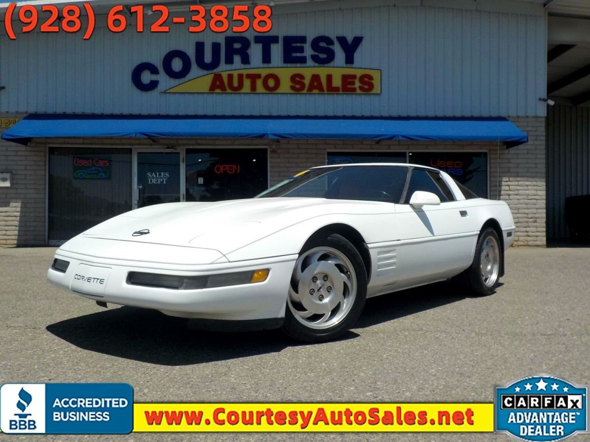 1994 chevrolet corvette 2dr coupe hatchback 112140 miles white coupe 5.7 liter v