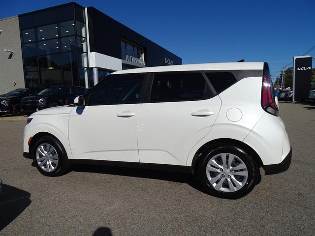 2023 kia soul lx