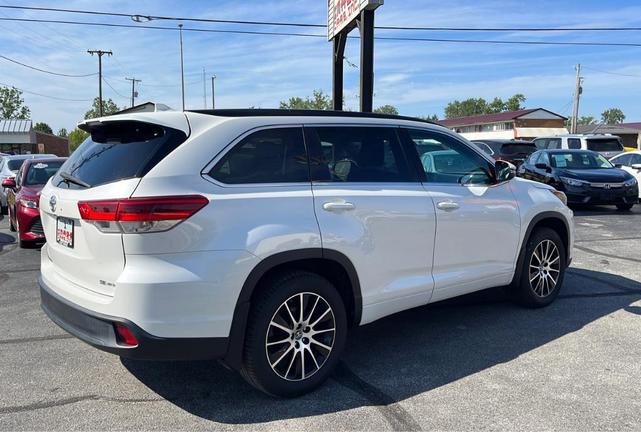 2018 toyota highlander se