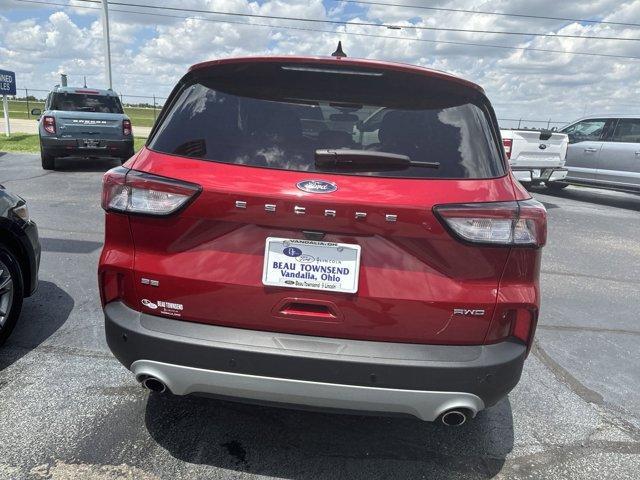 2022 ford escape se