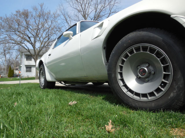 1980 pontiac trans am se with t-tops