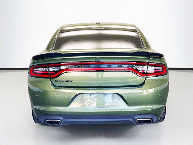 2020 dodge charger sxt