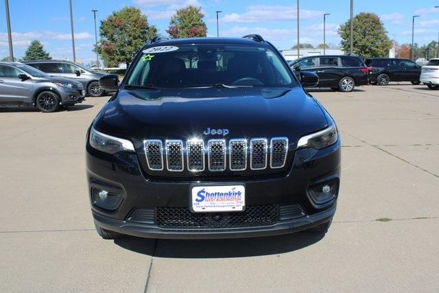 2022 jeep cherokee latitude lux