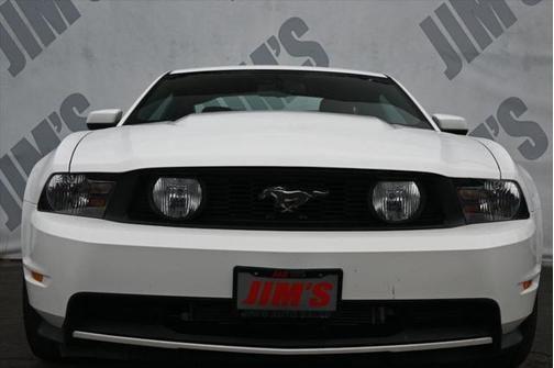 2011 ford mustang