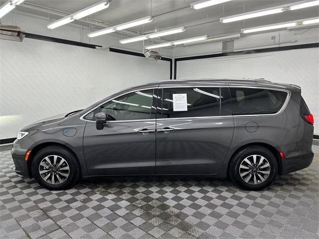 2021 chrysler pacifica hybrid touring l