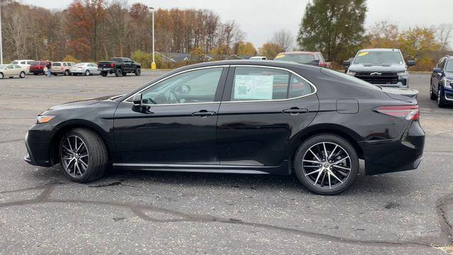 2022 toyota camry se