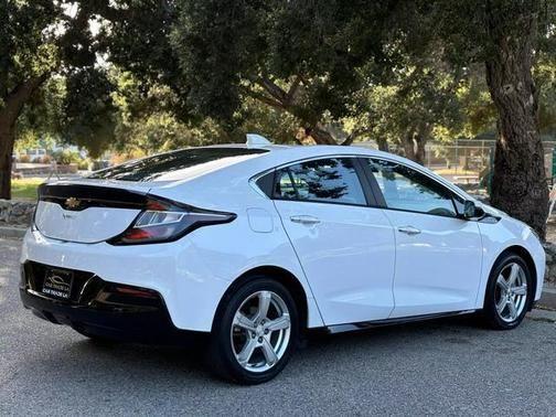 2017 chevrolet volt