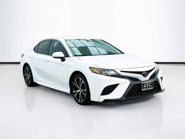 2020 toyota camry se