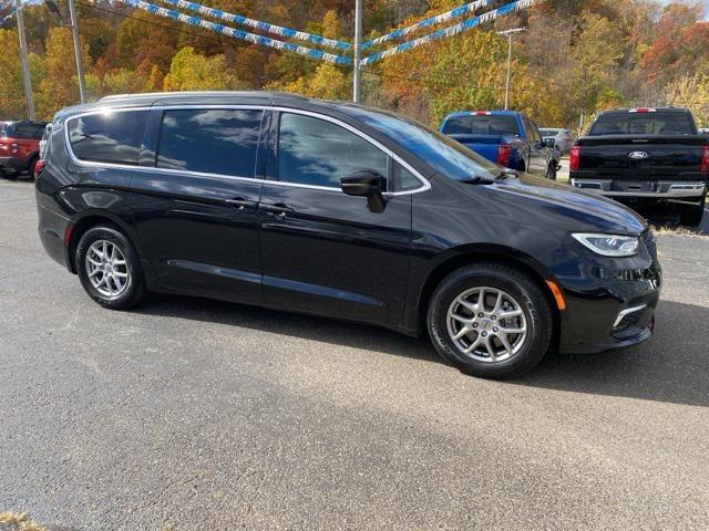2022 chrysler pacifica touring