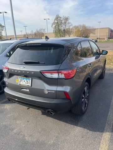 2021 ford escape se