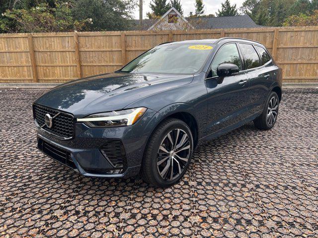 2024 volvo xc60 b5 plus dark theme