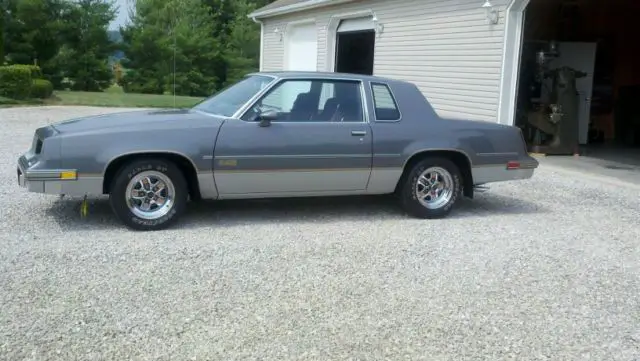 1985 oldsmobile 442 time capsule only 22000 original miles awesome car!!!!!!!!