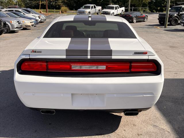 2014 dodge challenger srt8