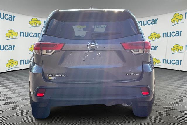 2018 toyota highlander se