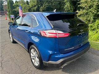 2021 Ford Edge titanium