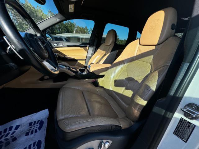2017 porsche cayenne base