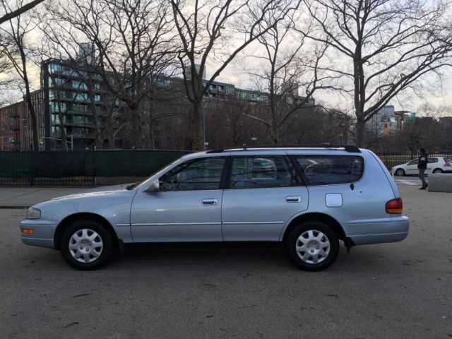 toyota camry station wagon le ( low miles )