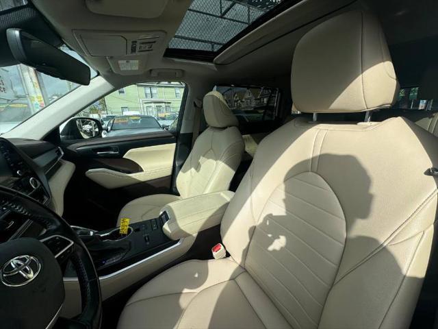 2022 toyota highlander xle
