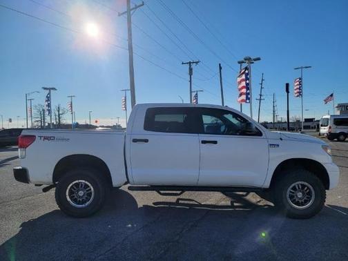 2011 toyota tundra in saint louis, missouri