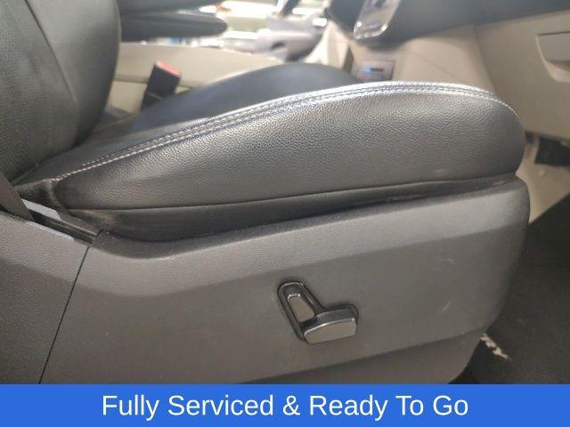 2014 chrysler town & country touring-l