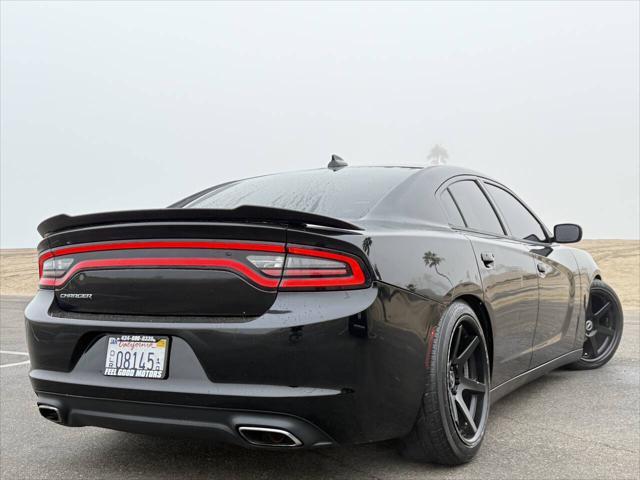 2016 dodge charger sxt