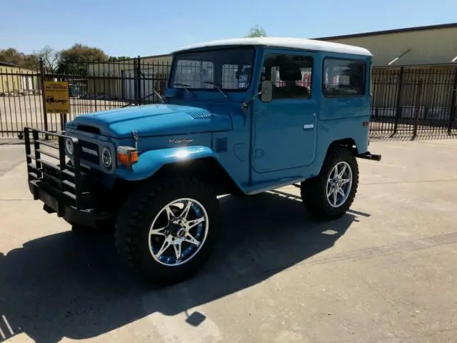 1979 toyota fj40,v8,nv4500 5 speed transmission, disk brakes,power sterring