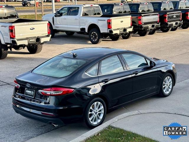 2020 ford fusion se