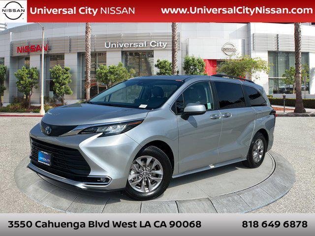 2023 toyota sienna xle 8 passenger