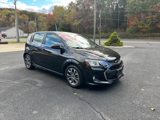 2020 chevrolet sonic fwd hatchback lt 5-door