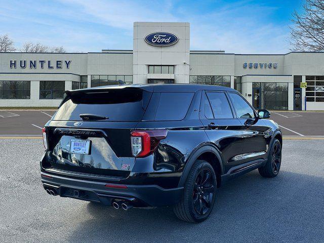2022 ford explorer st