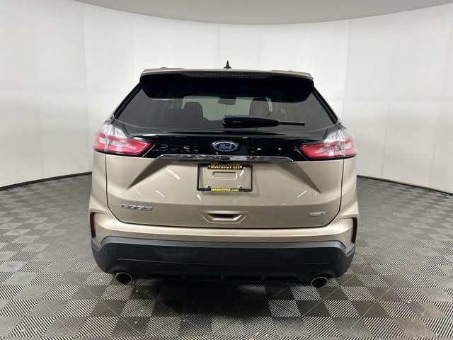 2020 ford edge se