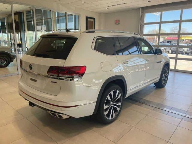 2021 volkswagen atlas 3.6 v6 sel premium r-line in milwaukee, wisconsin