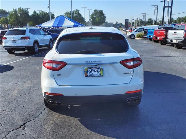 2018 maserati levante base
