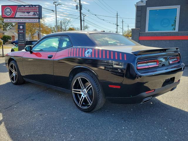 2016 dodge challenger sxt