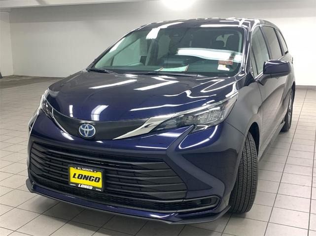 2024 toyota sienna le
