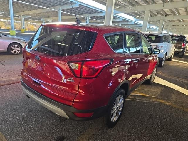 2019 ford escape se