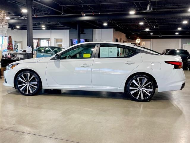 2022 nissan altima sr fwd
