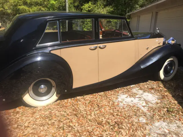 1952 rolls royce hooper. may deliver has glass divider. same owner since 1992
