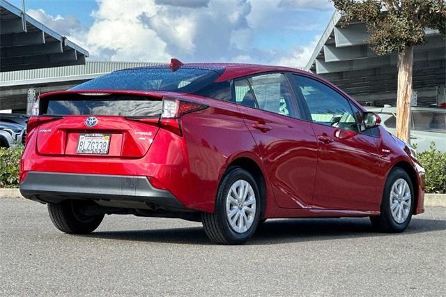 2019 toyota prius l